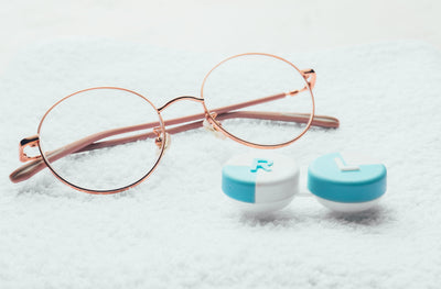 هل العدسات اللاصقة أفضل من النظارات؟
